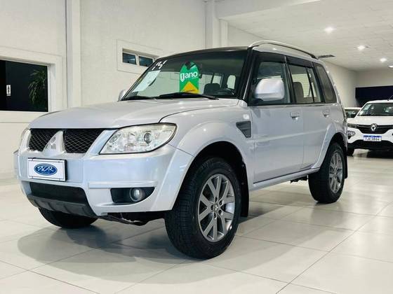 MITSUBISHI PAJERO TR4 2.0 4X2 16V 140CV FLEX 4P AUTOMÁTICO MITSUBISHI PAJERO TR4 2.0 4X2 16V 140CV FLEX 4P AUTOMÁTICO